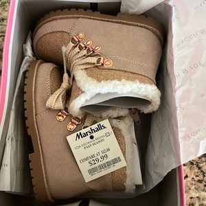 New In Box Maggie & Zoe Blush kids boots size 6